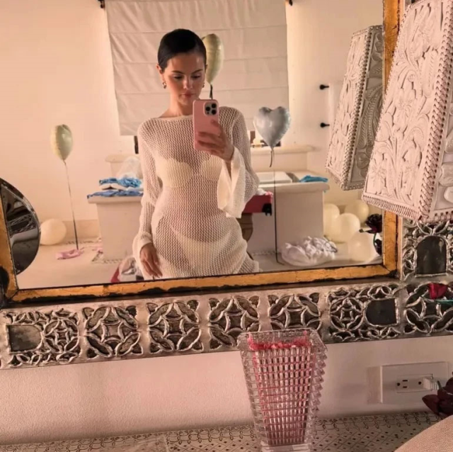 Selena Gomez'den bekarlığa unutulmaz veda! Beyazlara büründü, tül duvağını da taktı