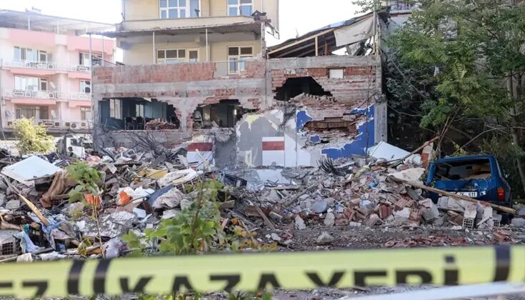 Balıkesir’de 4 büyüklüğünde deprem