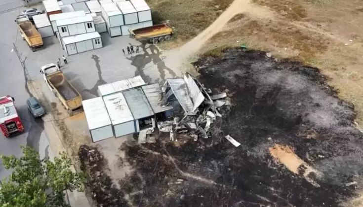 İstanbul’da otluk alanda çıkan yangın inşaata sıçradı