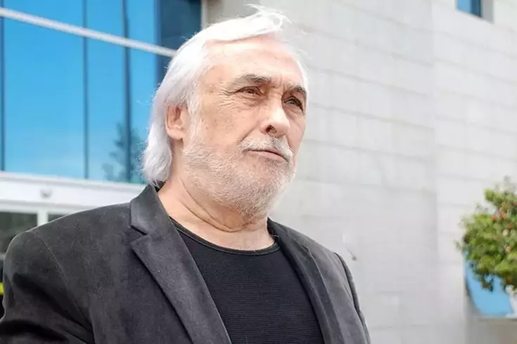 mujdat gezen e programdaki sozleri nedeniyle 18962215 6807 amp