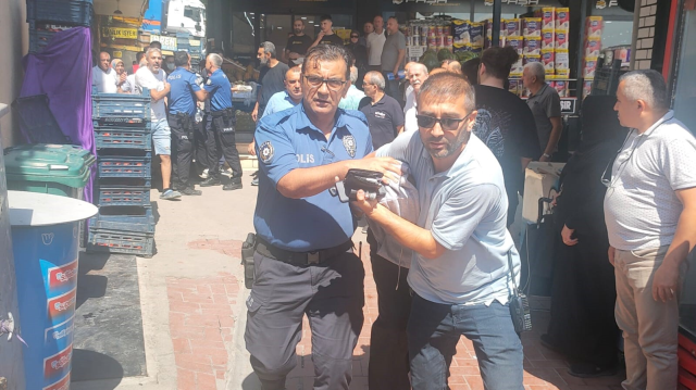 Oyuncak tabancalı kuyumcu soygununa esnaftan meydan dayağı