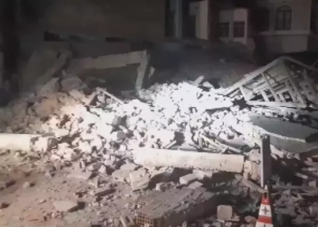 Balıkesir'den korkutan görüntüler! Yıkılan binalar var