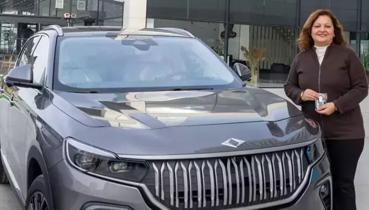 AK Parti’ye geçeceği iddia edilen CHP’li başkan, TOGG aldı