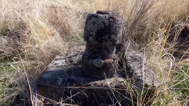 Altın bulmak için 600 yıllık mezarları kazıp kemikleri çıkardılar