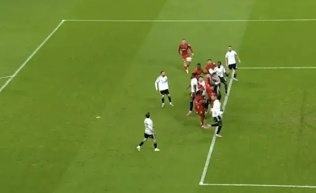 Beşiktaş'ın isyan ettiği pozisyonlarda karar doğru mu? Ünlü hakemler tereddütsüz görüş belirtti