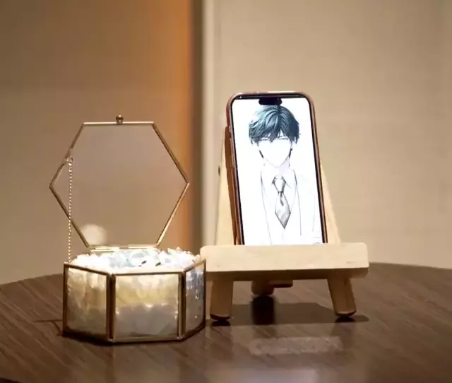 Japon kadın yapay zeka karakteri ile evlendi, gelinlik giyip d&uuml;ğ&uuml;n yaptı