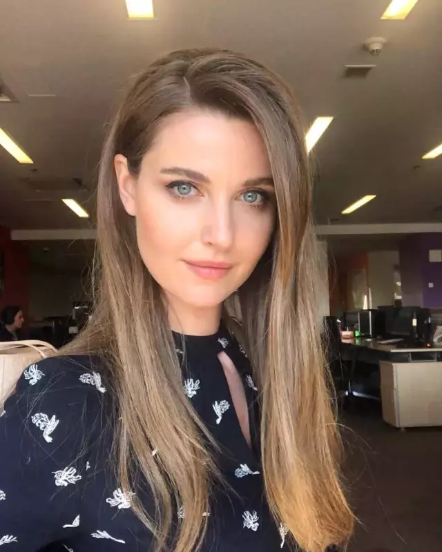 Mehmet Akif Ersoy'un eski eşi Pınar Erbaş sessizliğini bozdu: G&uuml;c&uuml;m t&uuml;kendi