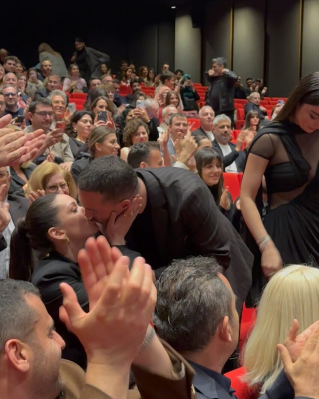 Oğuzhan Koç aşka geldi! Sevgilisi Hazal Subaşı'yı dudağından öptü