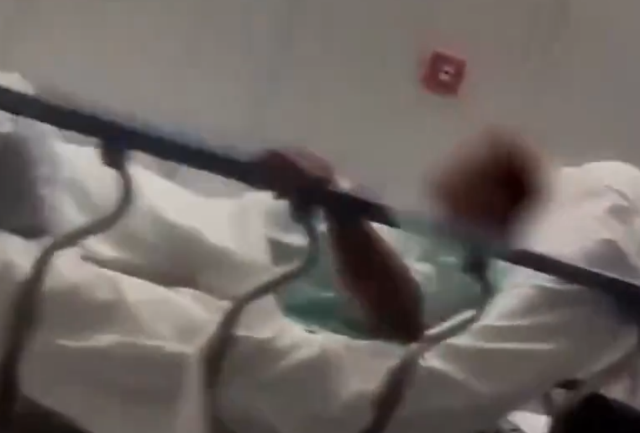 Yeni virüs ülkeyi kaosa sürükledi! Halk hastane koridorlarında yatıyor