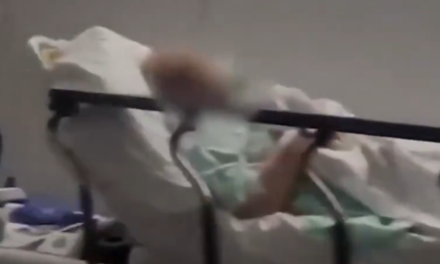 Yeni virüs ülkeyi kaosa sürükledi! Halk hastane koridorlarında yatıyor