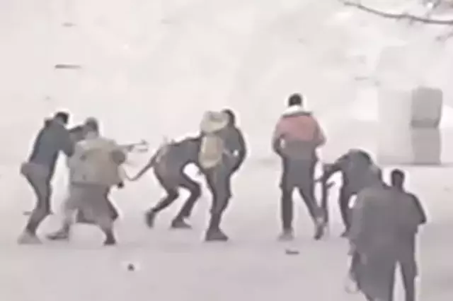 YPG'ye verilen süre doldu, Suriye ordusu operasyona başladı YPG'ye verilen süre doldu, Suriye ordusu operasyona başladı